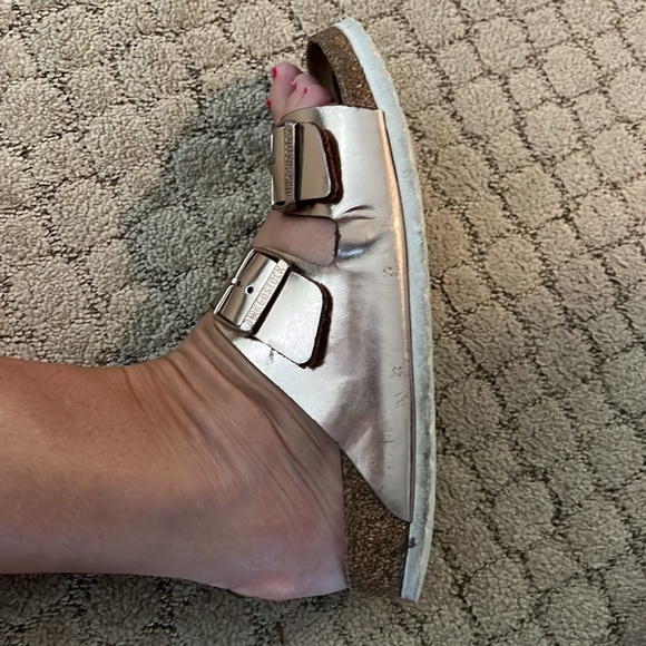 EUC Birkenstock Arizona Soft Footbed Slides - Picture 7 of 7